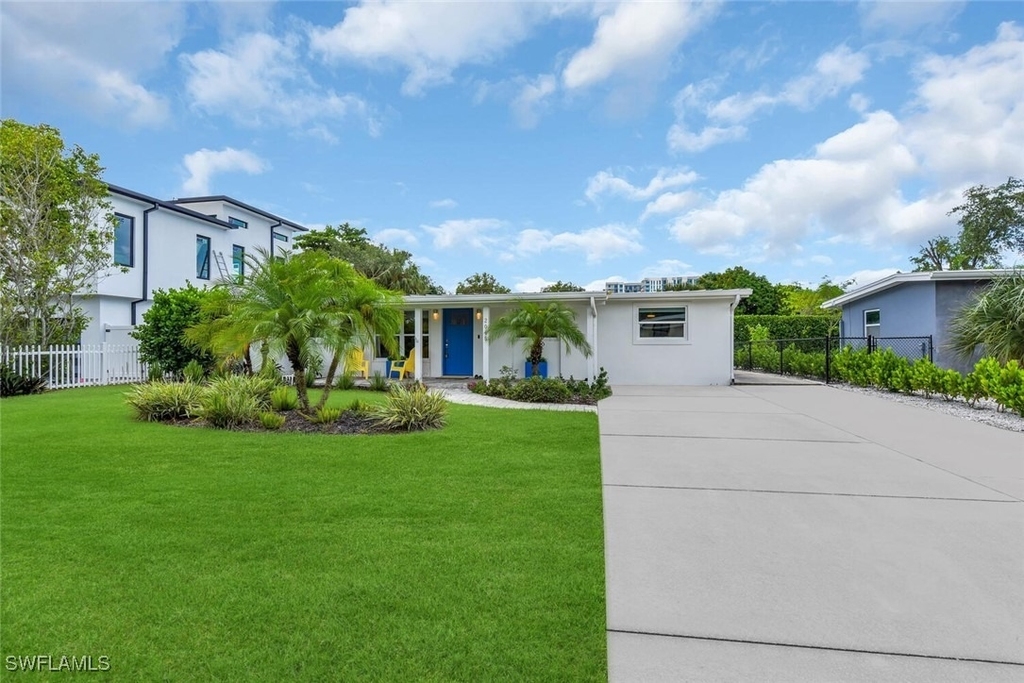 2048 Holiday Lane - Photo 1