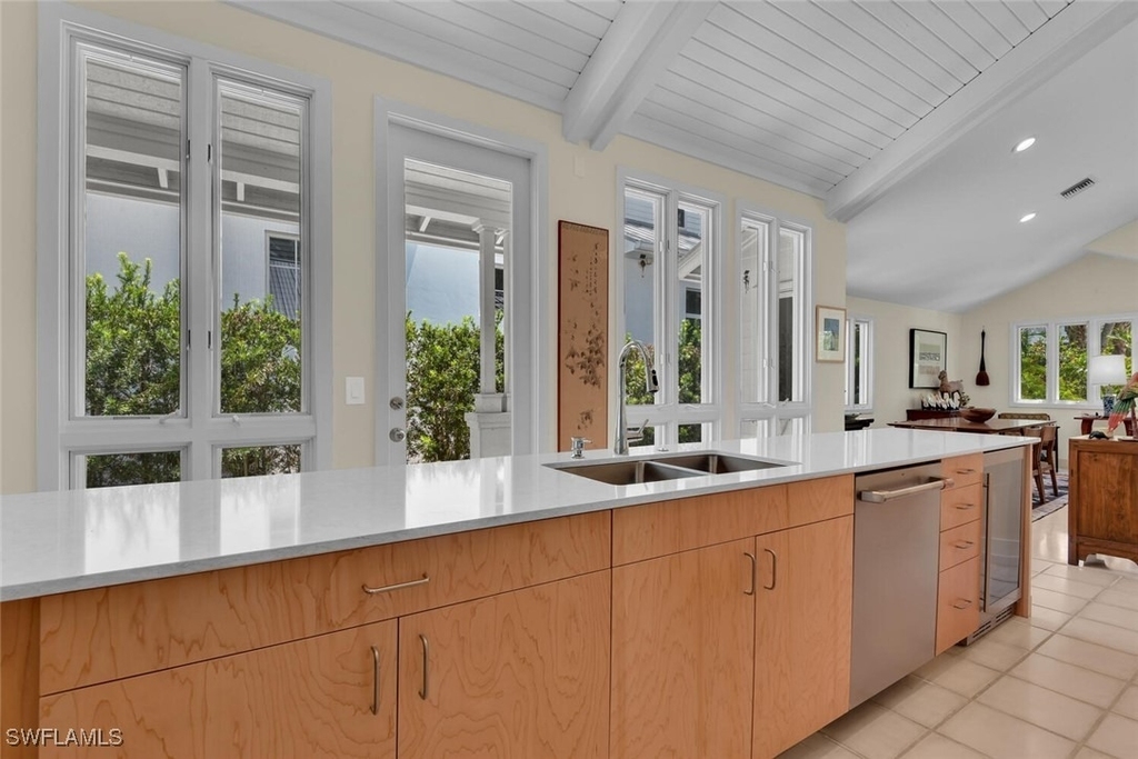 223 11th Avenue S - Photo 13