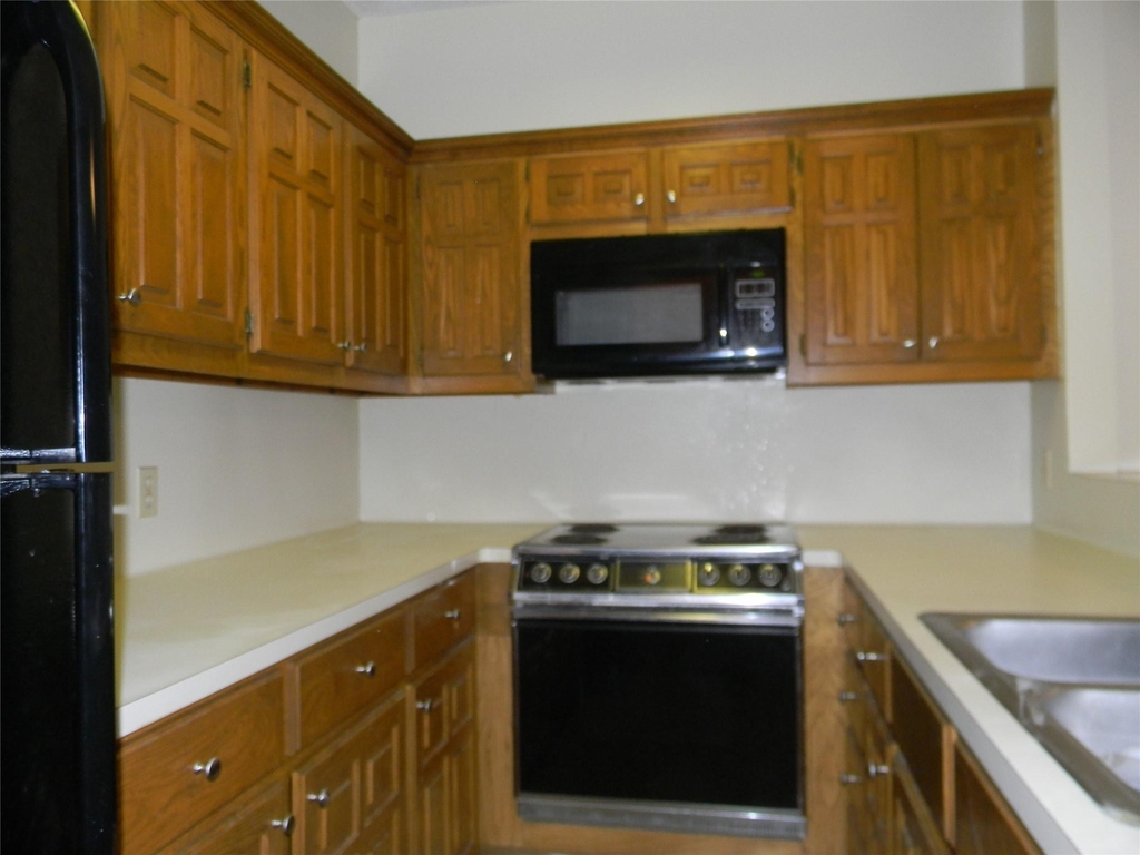 2315 Strand - Photo 5