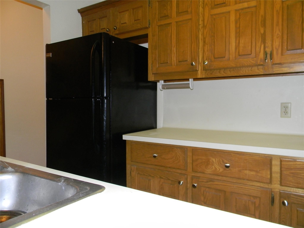 2315 Strand - Photo 6