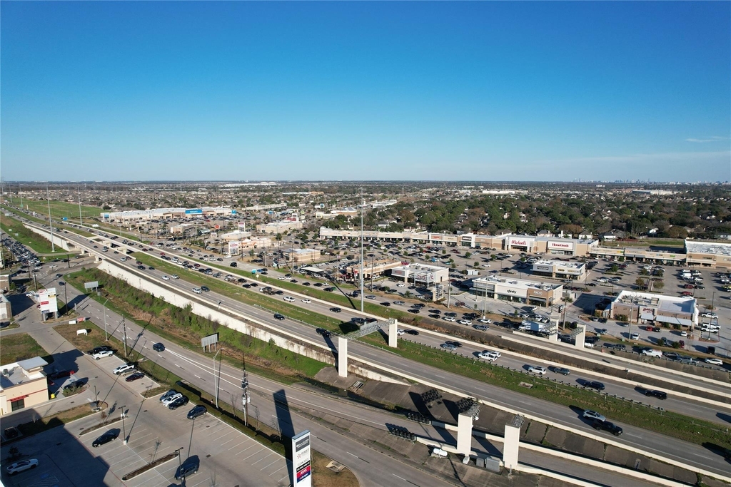 7204 Town Center Boulevard - Photo 3