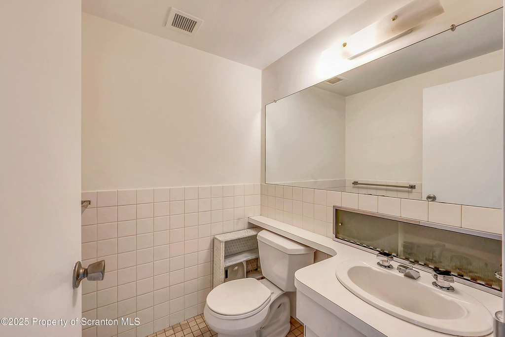 550 Clay Avenue - Photo 16