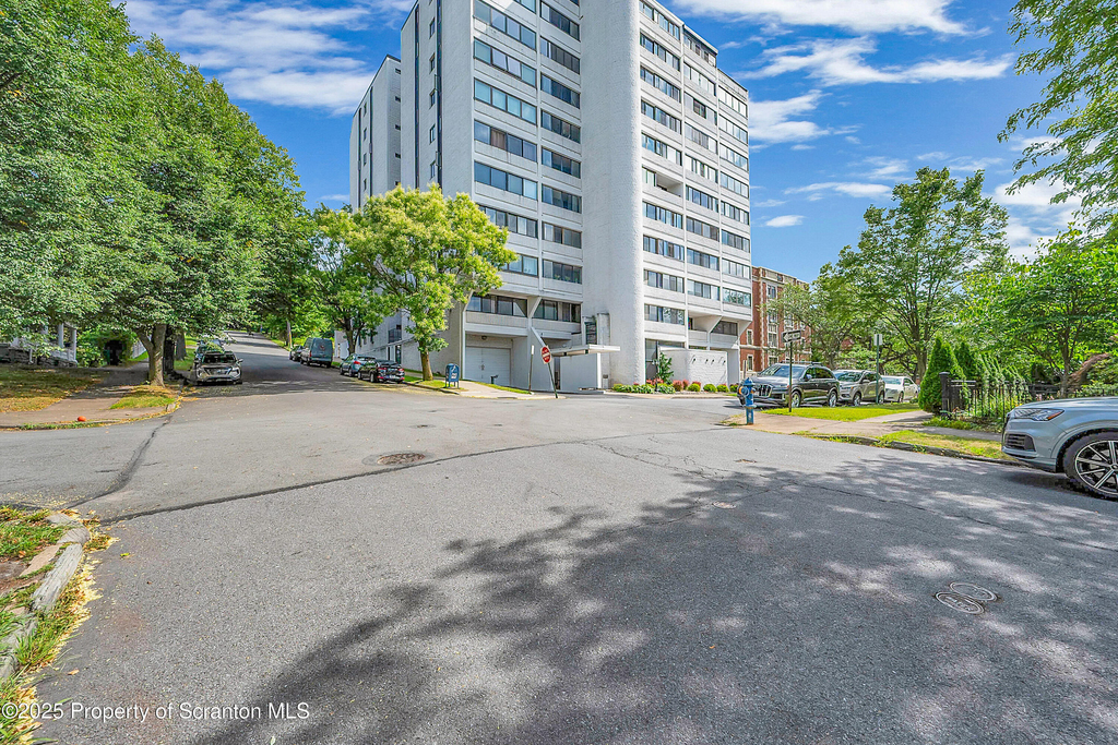 550 Clay Avenue - Photo 3