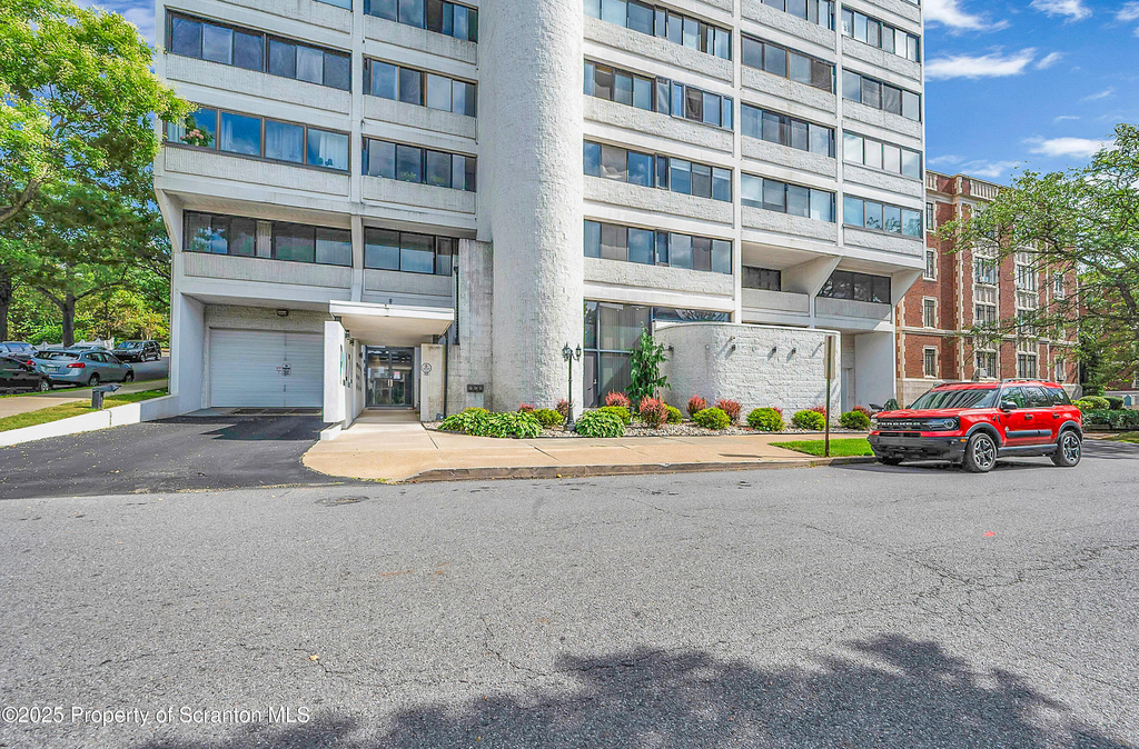 550 Clay Avenue - Photo 2