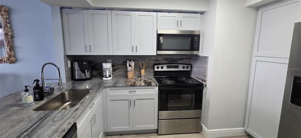 6177 Sun Boulevard - Photo 14