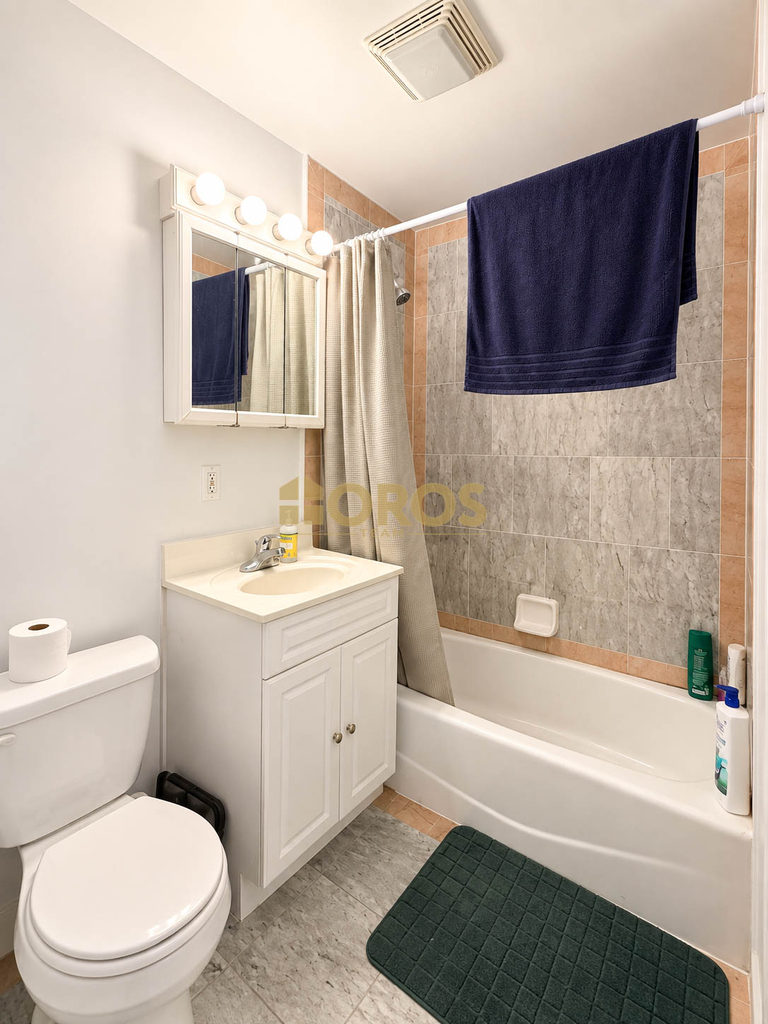 539 East 6th Street - Photo 9