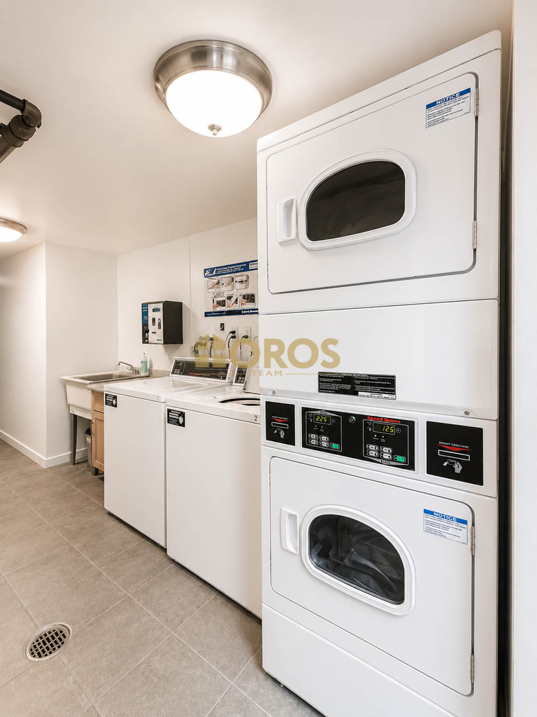 539 East 6th Street - Photo 10