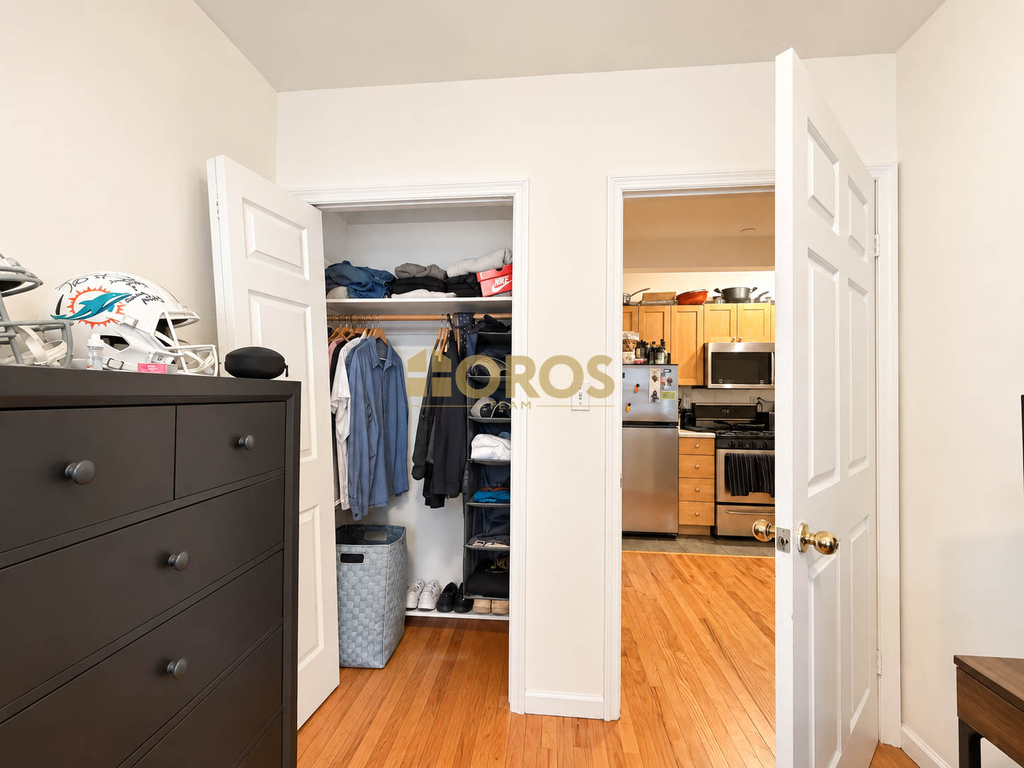 539 East 6th Street - Photo 7
