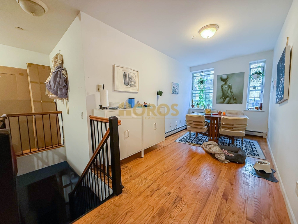 539 East 6th Street - Photo 1