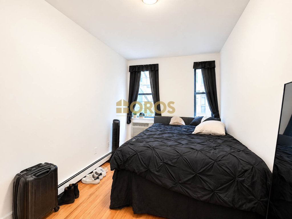 539 East 6th Street - Photo 6