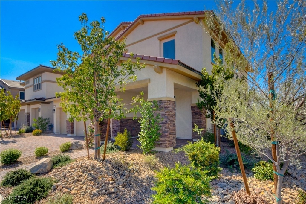1075 N Water Street - Photo 2