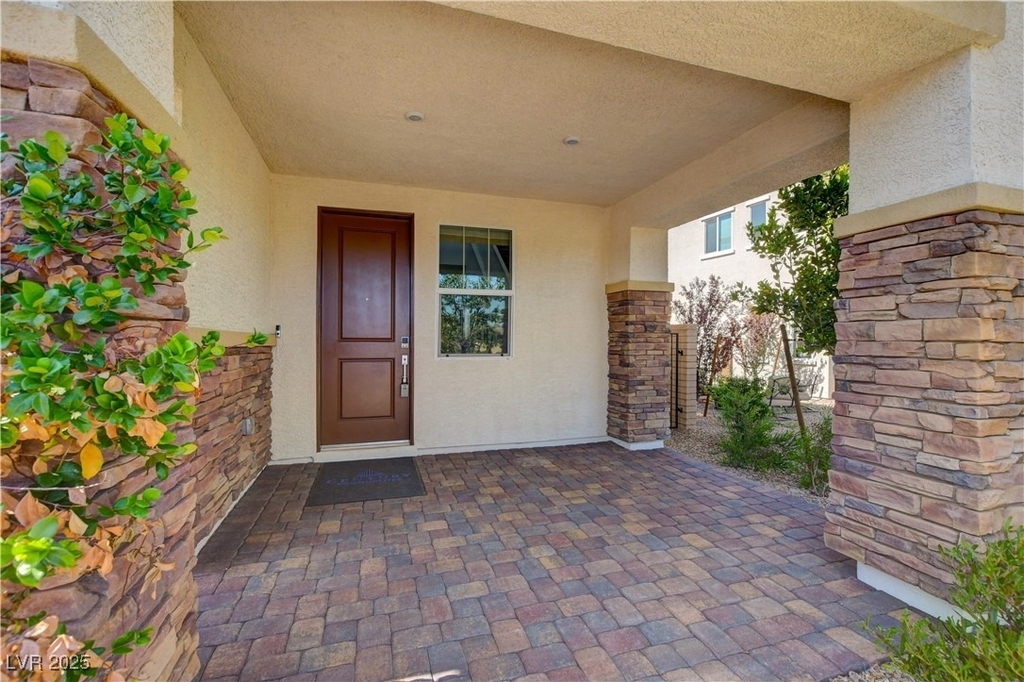 1075 N Water Street - Photo 3