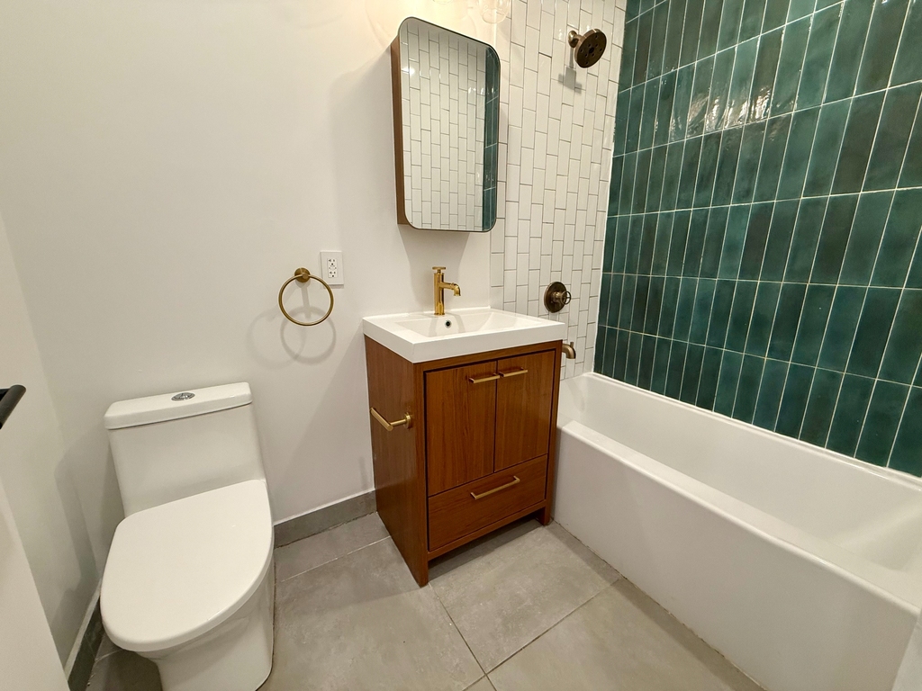 725 Knickerbocker Avenue - Photo 10