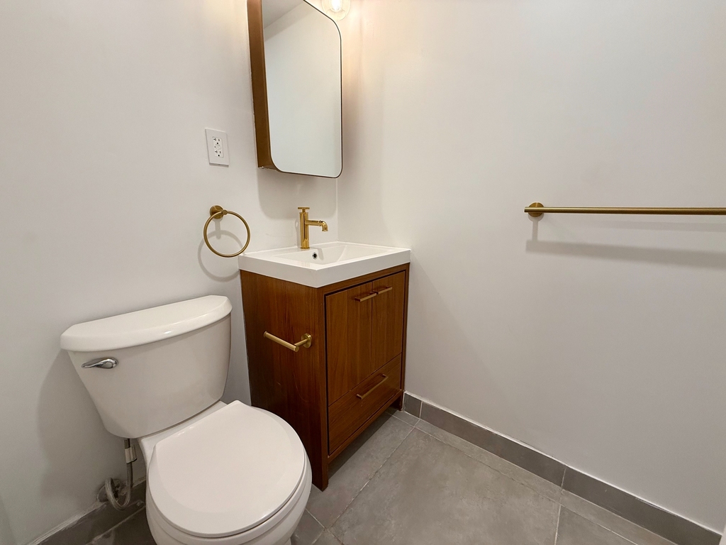 725 Knickerbocker Avenue - Photo 15