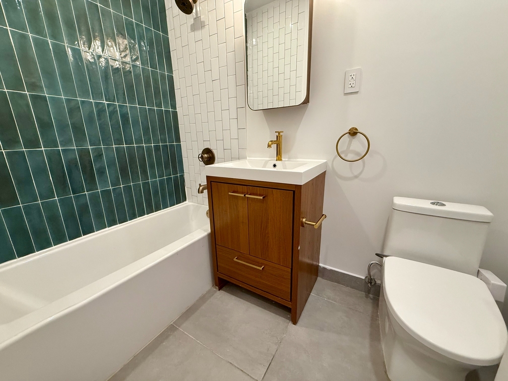 725 Knickerbocker Avenue - Photo 7