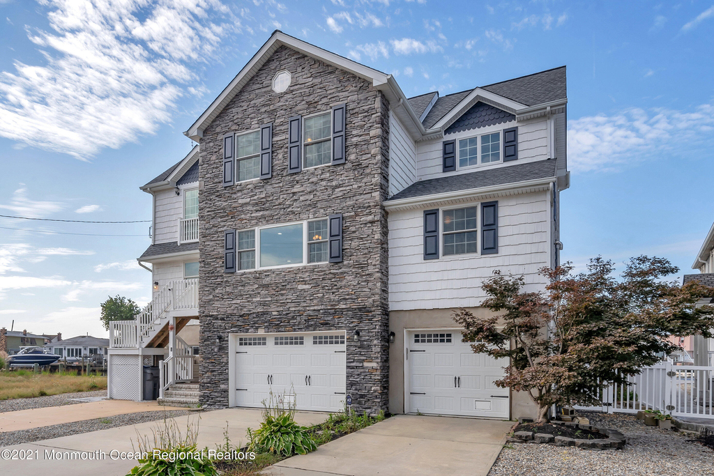 43 Woodhaven Road - Photo 1