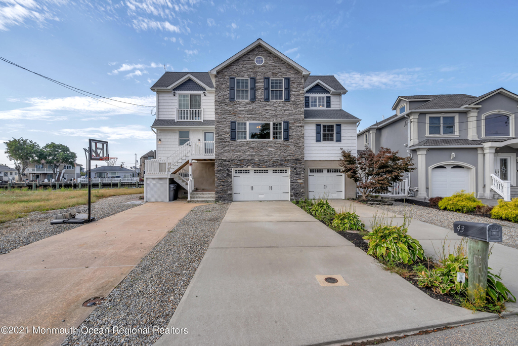 43 Woodhaven Road - Photo 2