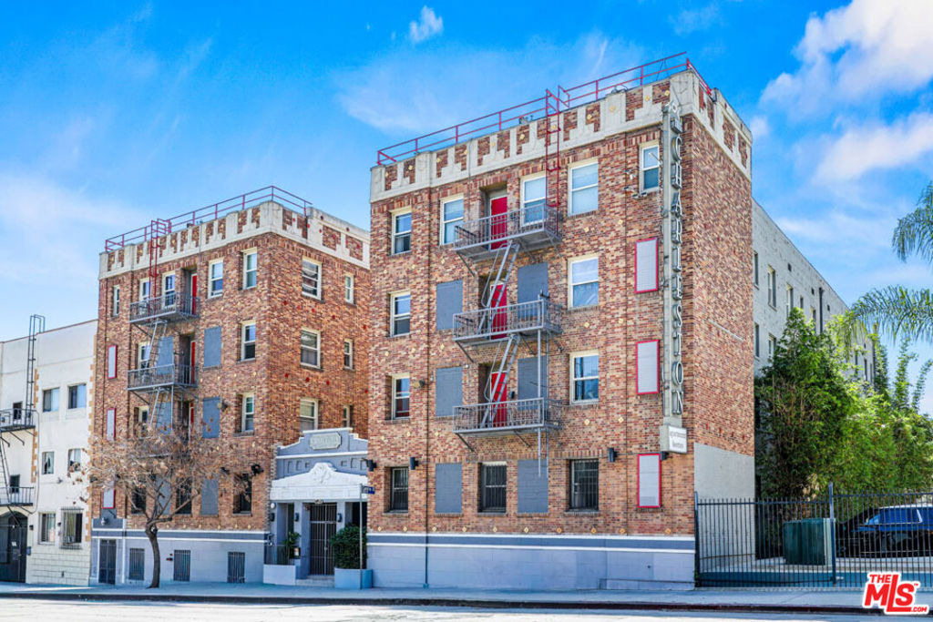 729 S Union Avenue - Photo 0