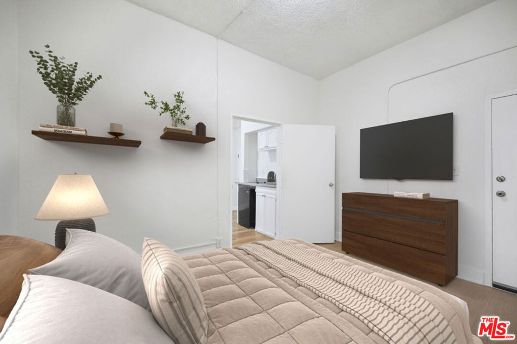 729 S Union Avenue - Photo 1