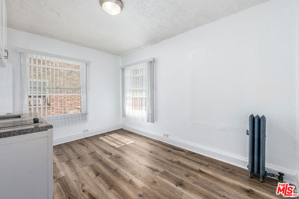 729 S Union Avenue - Photo 2