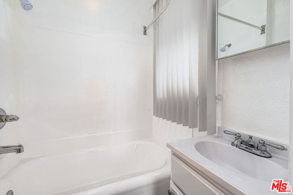 729 S Union Avenue - Photo 9