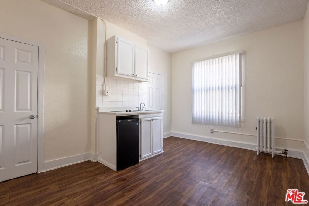 729 S Union Avenue - Photo 1