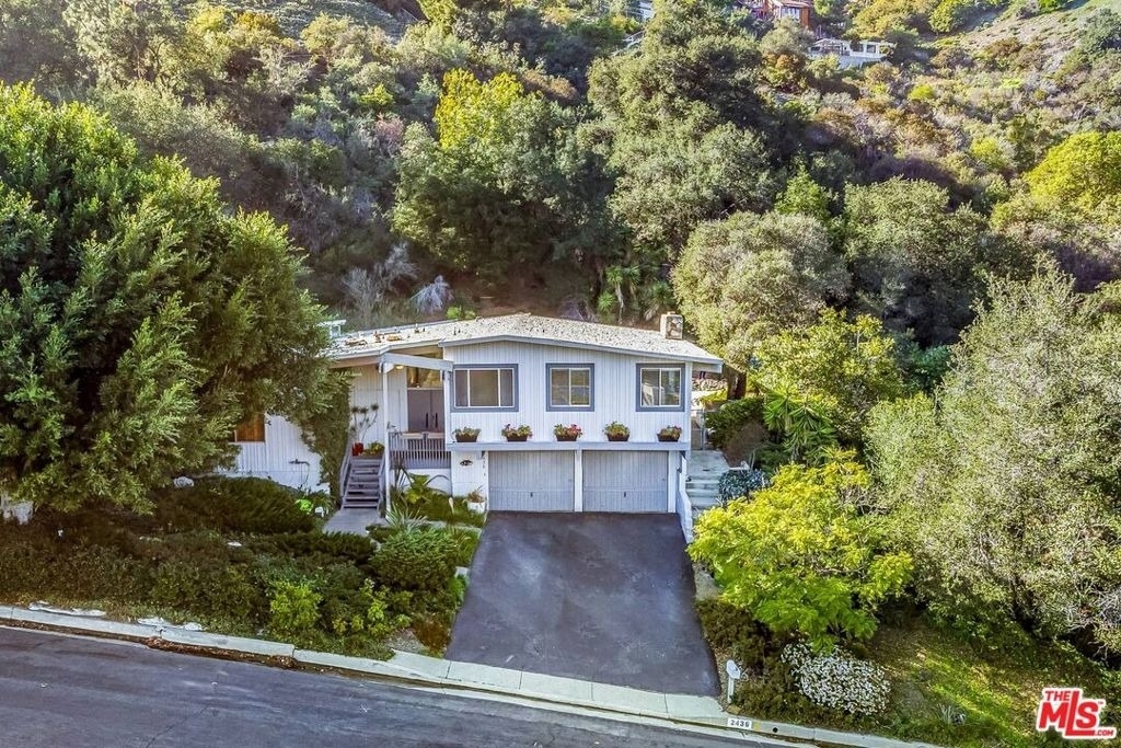 2436 Arbutus Drive - Photo 26