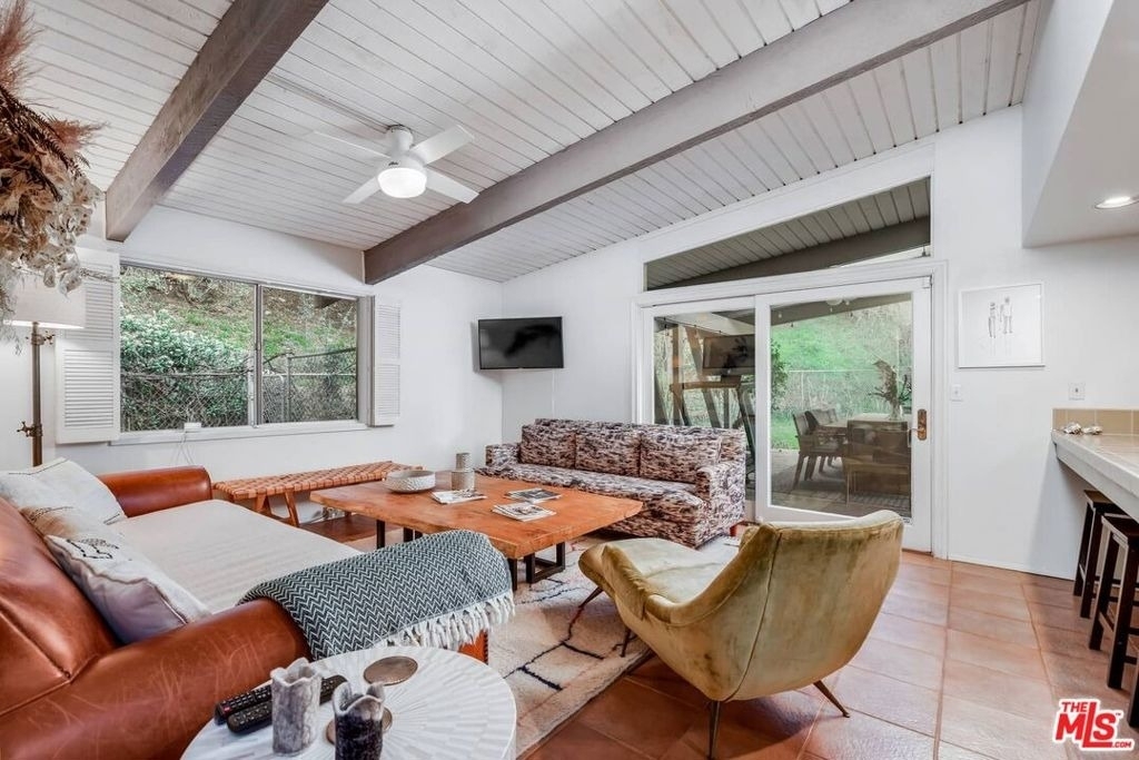 2436 Arbutus Drive - Photo 11