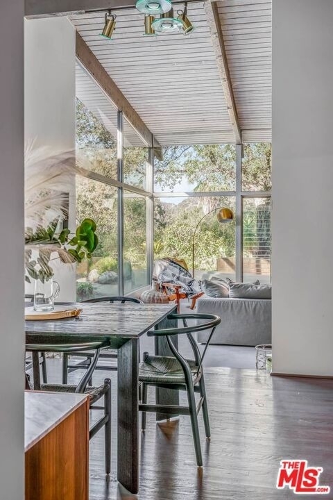 2436 Arbutus Drive - Photo 10