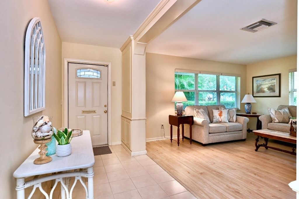129 Alhambra Place - Photo 3