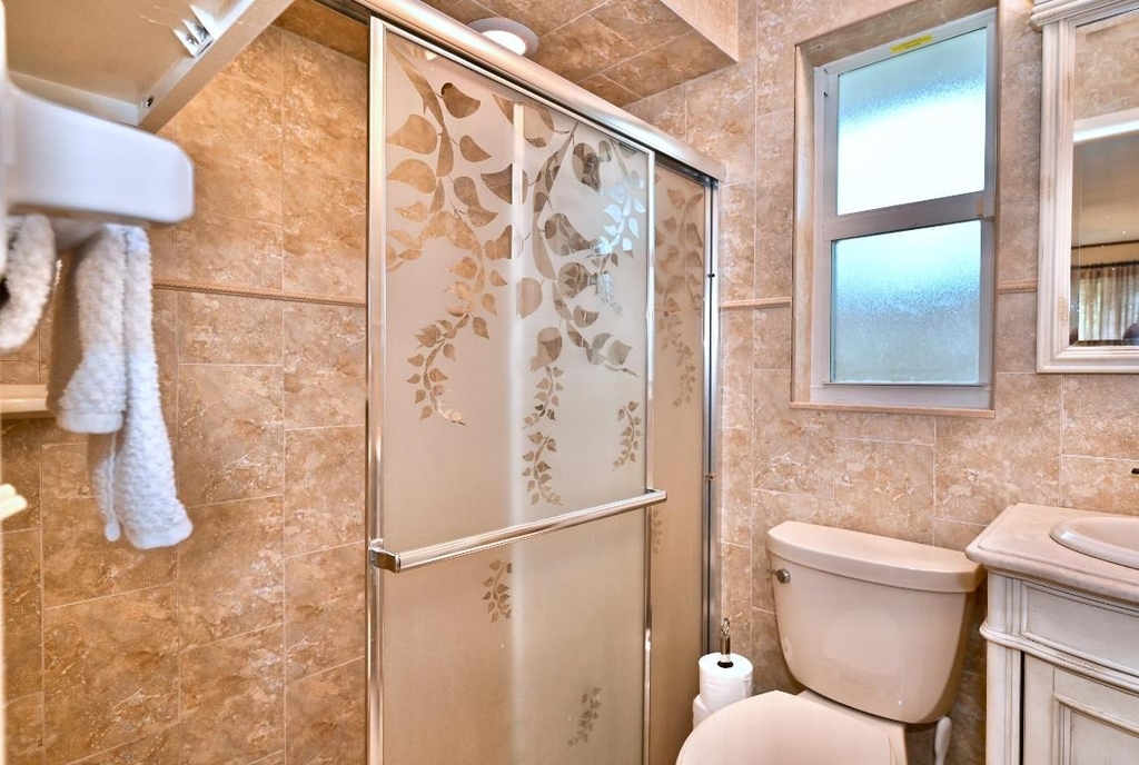 129 Alhambra Place - Photo 30