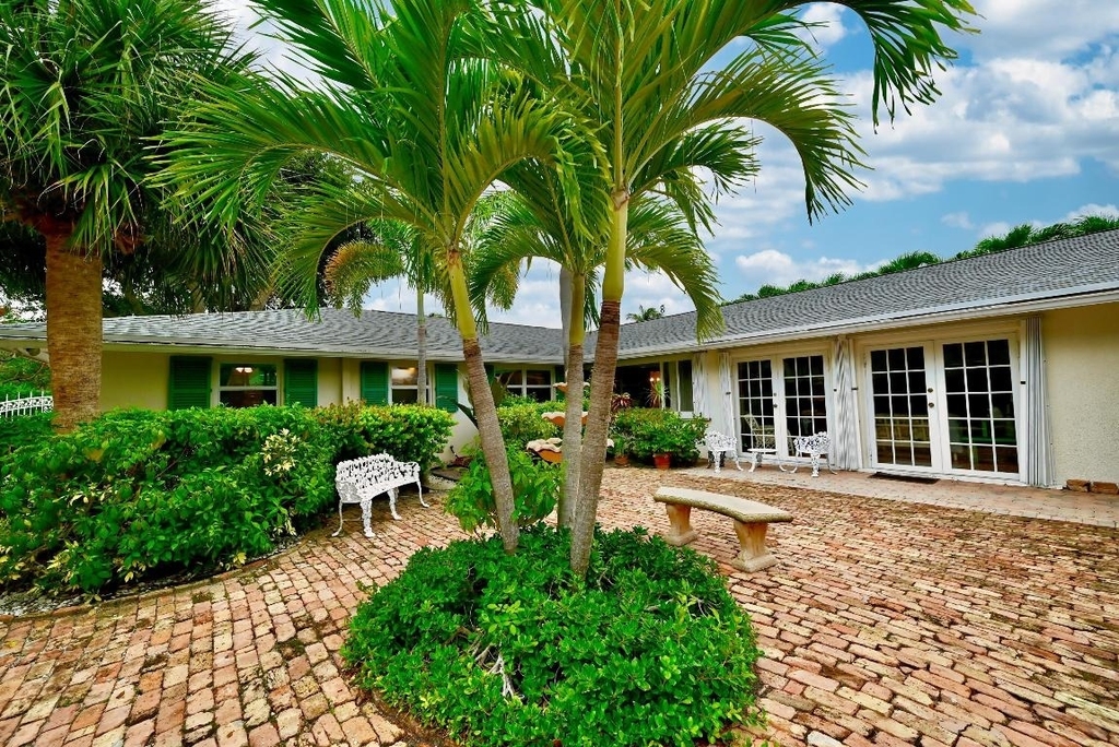 129 Alhambra Place - Photo 32