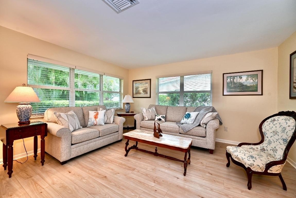 129 Alhambra Place - Photo 6