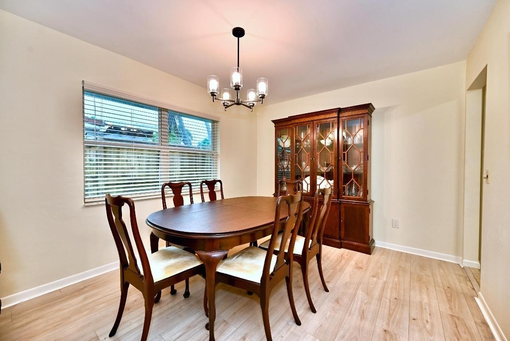 129 Alhambra Place - Photo 8