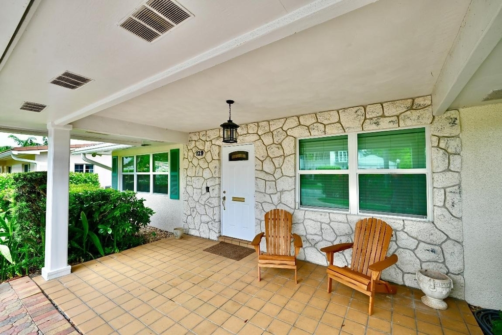 129 Alhambra Place - Photo 1