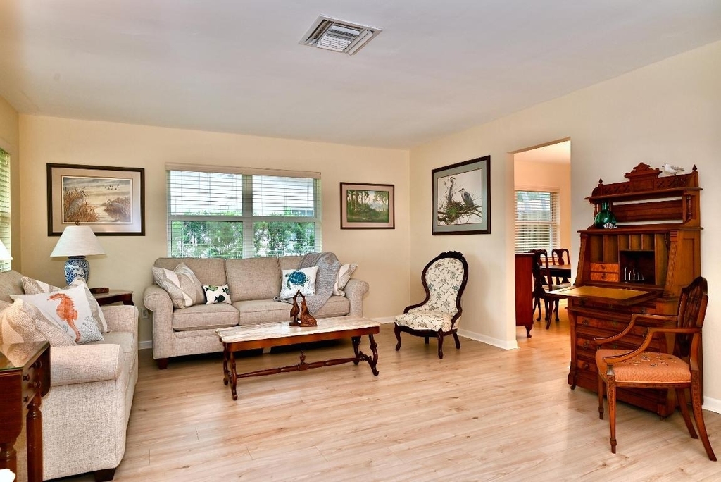 129 Alhambra Place - Photo 4