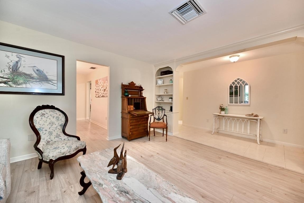 129 Alhambra Place - Photo 7