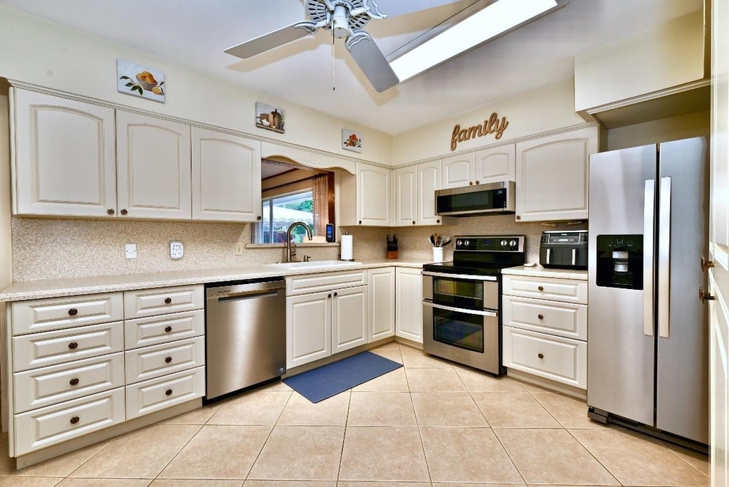129 Alhambra Place - Photo 11