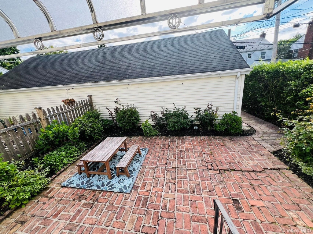 19 Travers Street - Photo 10