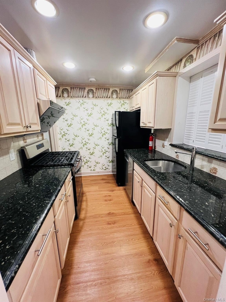 19 Travers Street - Photo 5