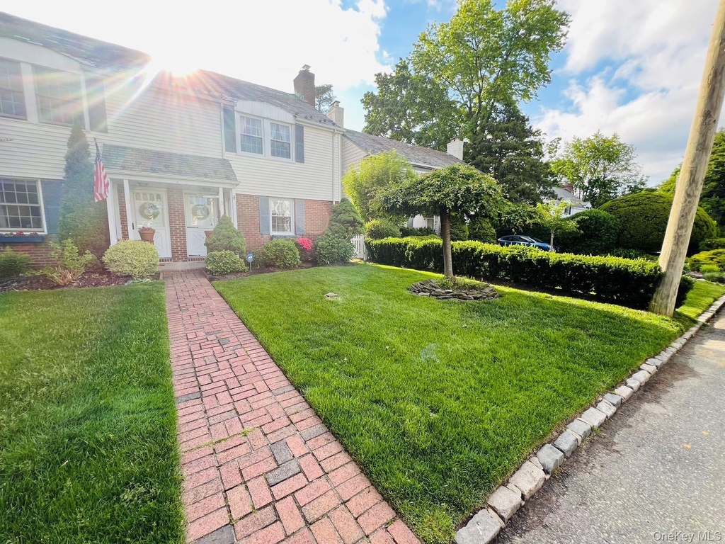 19 Travers Street - Photo 1