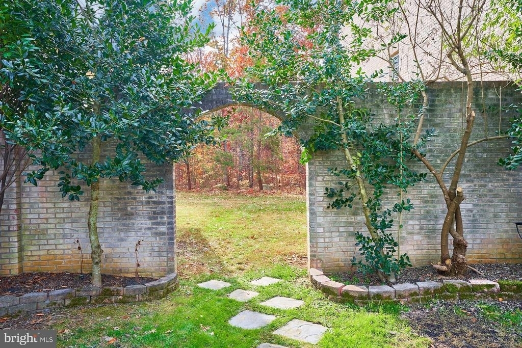 12815 Braddock Road - Photo 19