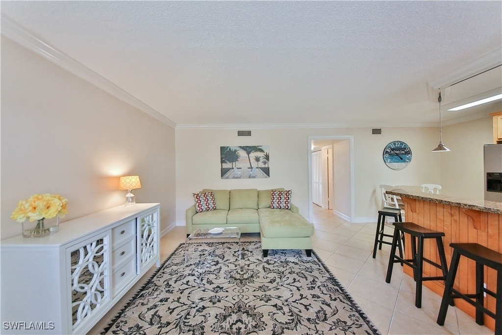1100 Gulf Shore Boulevard N - Photo 3