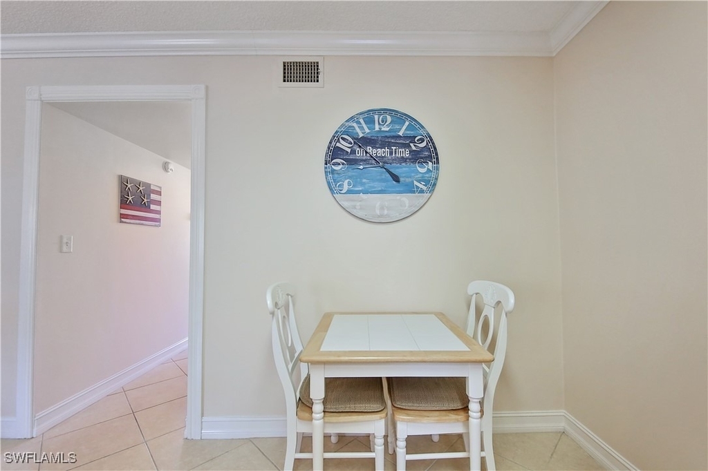 1100 Gulf Shore Boulevard N - Photo 4