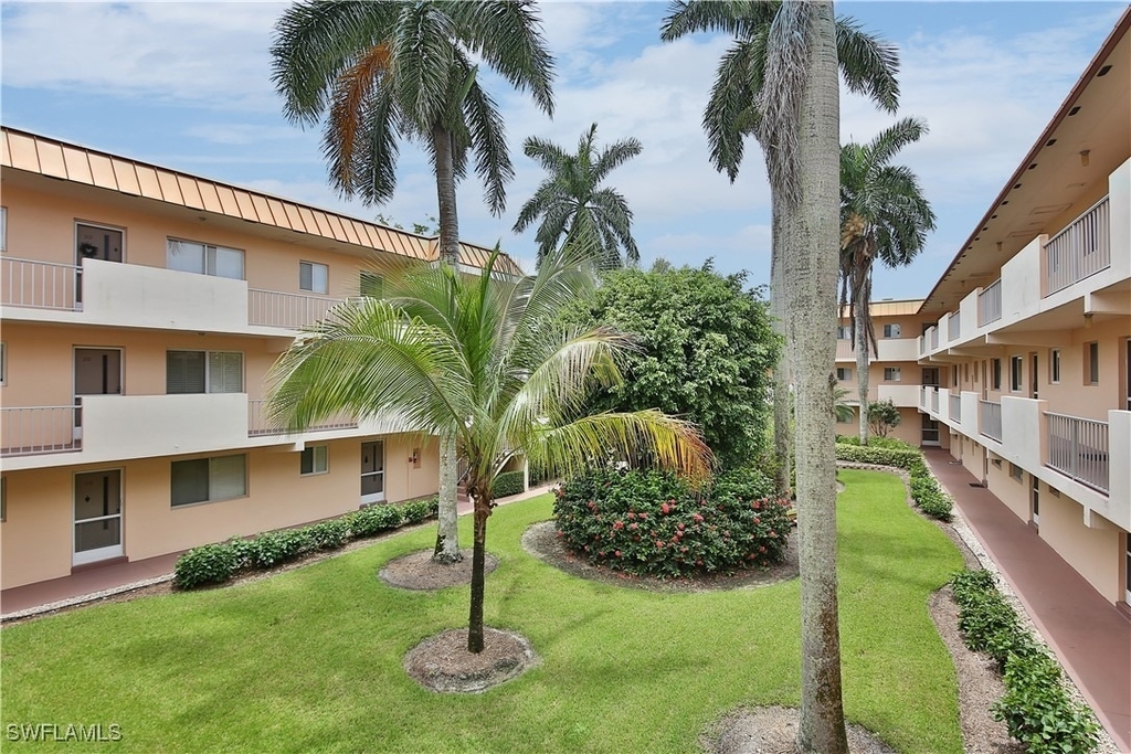 1100 Gulf Shore Boulevard N - Photo 19