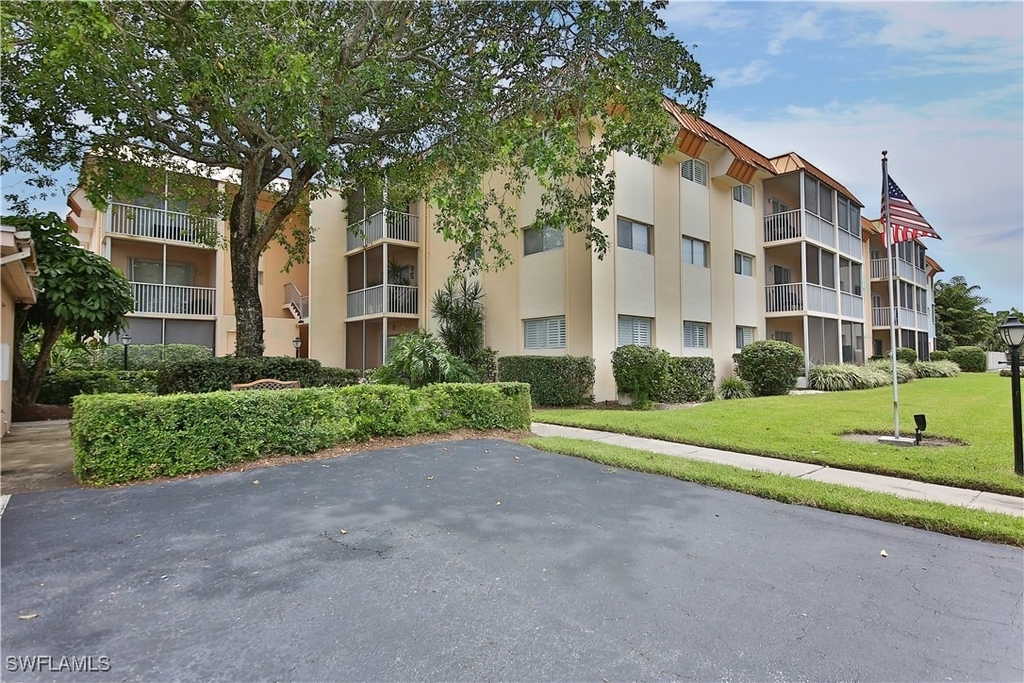 1100 Gulf Shore Boulevard N - Photo 0