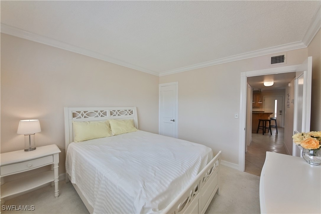 1100 Gulf Shore Boulevard N - Photo 20