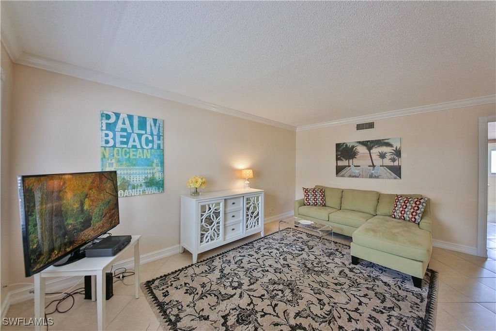1100 Gulf Shore Boulevard N - Photo 1