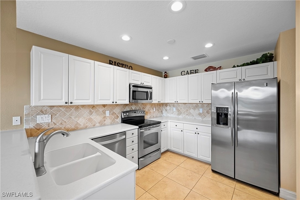 6815 Ascot Drive - Photo 4
