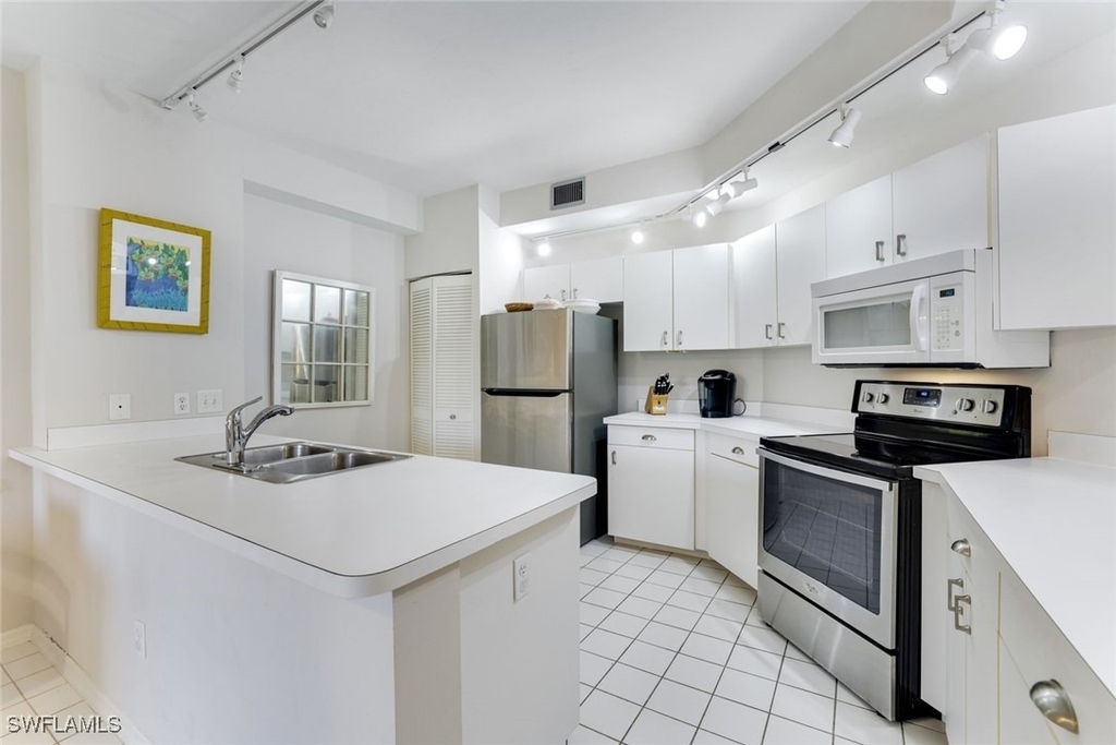 6510 Valen Way - Photo 2